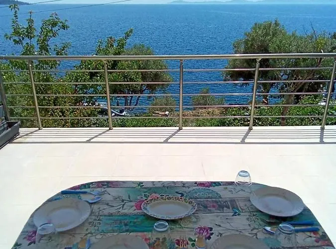 ζωη στο κυμα- Life On The Wave *