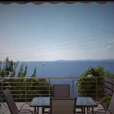 ζωη στο κυμα- Life On The Wave *