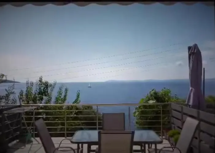 ζωη στο κυμα- Life On The Wave *
